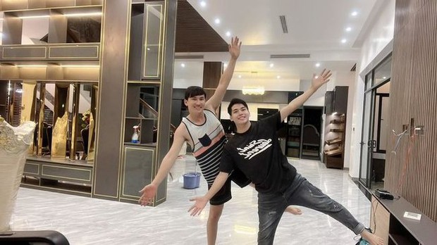 Sao Vbiz khoe biệt thự 3000m2, trình làng đám hỏi đầy ấn tượng cùng bạn đồng giới