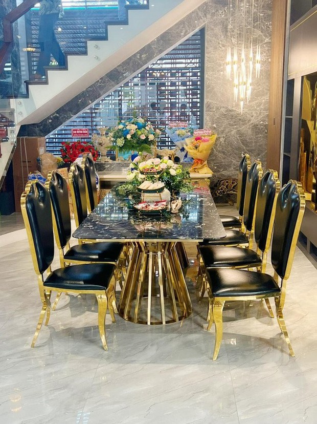 Sao Vbiz khoe biệt thự 3000m2, trình làng đám hỏi đầy ấn tượng cùng bạn đồng giới