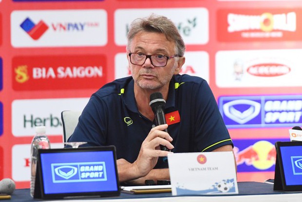 HLV Troussier: Brazil cần 2 phối hợp để có 1 bàn thắng, còn Việt Nam cần 10, đó là cách biệt - Ảnh 1.