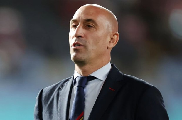 Tuyên bố gây sốc của Chủ tịch LĐBĐ Tây Ban Nha sau vụ bê bối hôn cầu thủ nữ tại World Cup