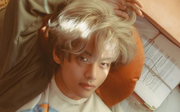 V (BTS) chinh phục BXH bằng album solo đầu tay gây sốt