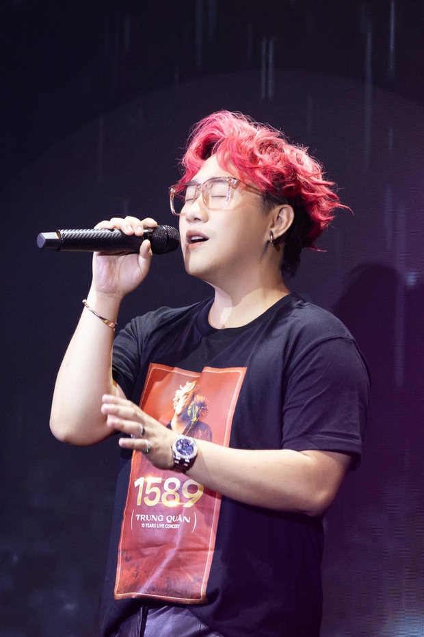 Trung Quân Idol chinh phục họp báo concert kỉ niệm 15 năm bằng màn trình diễn live đầy ấn tượng