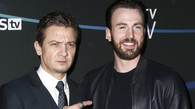 American captain Chris Evans married an actress 16 years younger than Iron Man, and Marvel stars attended the wedding - Photo 2.