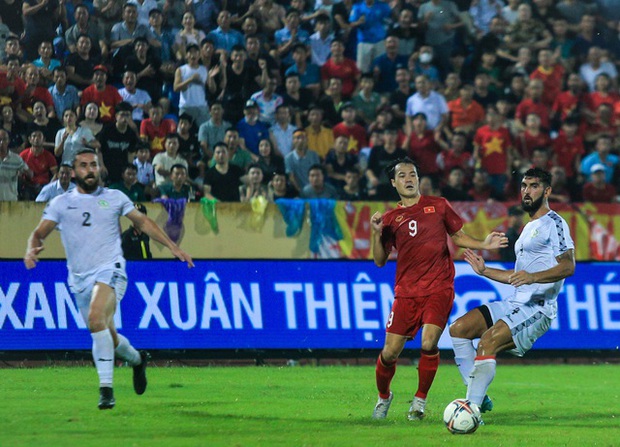 Hai bàn thắng đẹp không tưởng khiến Văn Toàn và Tuấn Hải trở thành nhân vật chính