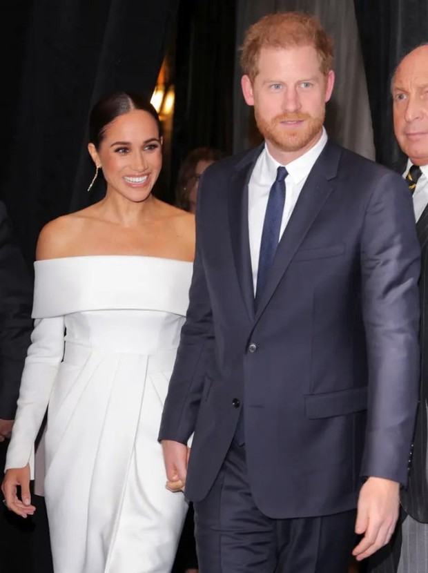 Mức độ nổi tiếng của vợ chồng Harry - Meghan giảm mạnh tại Mỹ - Ảnh 2.