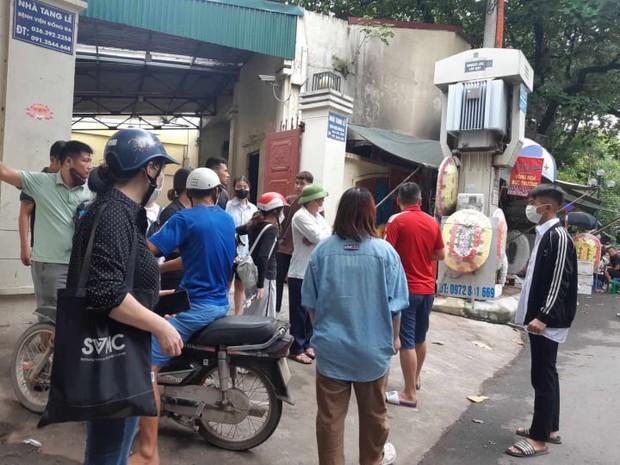Cháy chung cư mini ở Hà Nội: Gia đình 8 người nhưng mới tìm thấy thi thể bé gái - Ảnh 2.
