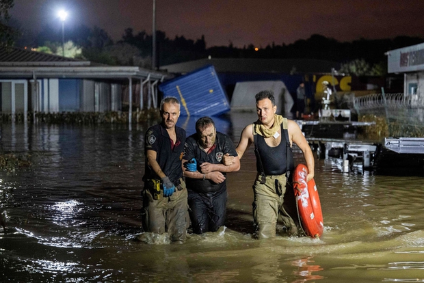 8 trận lũ lụt thảm họa chỉ trong hơn 10 ngày, thế giới đang đối mặt cơn thịnh nộ của biến đổi khí hậu? - Ảnh 5.