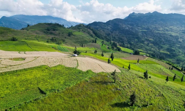 Địa điểm tại Việt Nam khiến cư dân mạng lầm tưởng là Thụy Sĩ, khung cảnh không khác gì phim Hạ Cánh Nơi Anh - Ảnh 4.