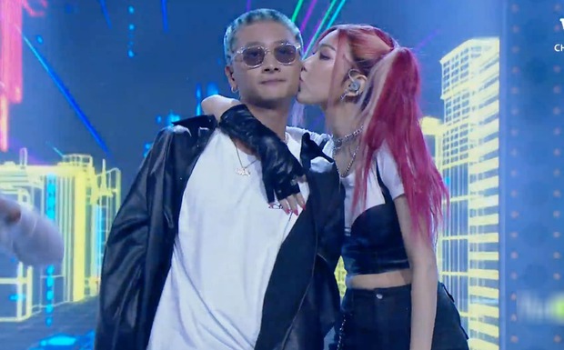 16 Typh kể chuyện tình với Min trong bài hát mới: “Em là lý do để anh cám ơn Rap Việt, khoảnh khắc đó trở thành nụ hôn bất biến” - Ảnh 3. 16 Typh kể chuyện tình với Min trong bài hát mới: “Em là lý do để anh cám ơn Rap Việt, khoảnh khắc đó trở thành nụ hôn bất biến” - Ảnh 3.