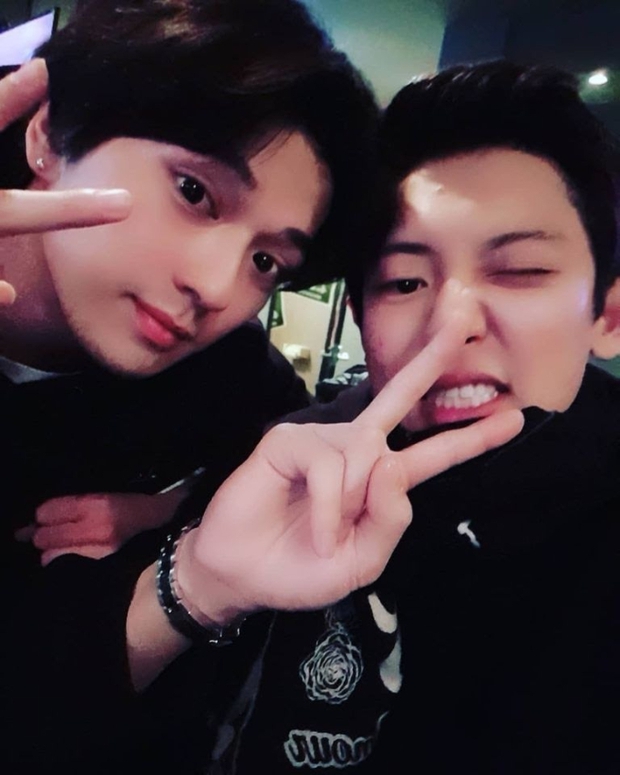 Zoro Mackenyu hóa ra là bạn thân 4 năm của nam thần Chanyeol (EXO), còn khiến Baekhyun ghen tị vì 1 điều - Ảnh 2.