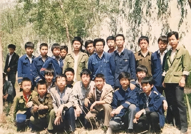 35 năm sau tốt nghiệp, gặp lại bạn cũ, tôi chợt phát hiện 5 ĐIỂM CHUNG đau lòng: Là con người ai cũng trải qua! - Ảnh 1. 35 năm sau tốt nghiệp, gặp lại bạn cũ, tôi chợt phát hiện 5 ĐIỂM CHUNG đau lòng: Là con người ai cũng trải qua! - Ảnh 1.