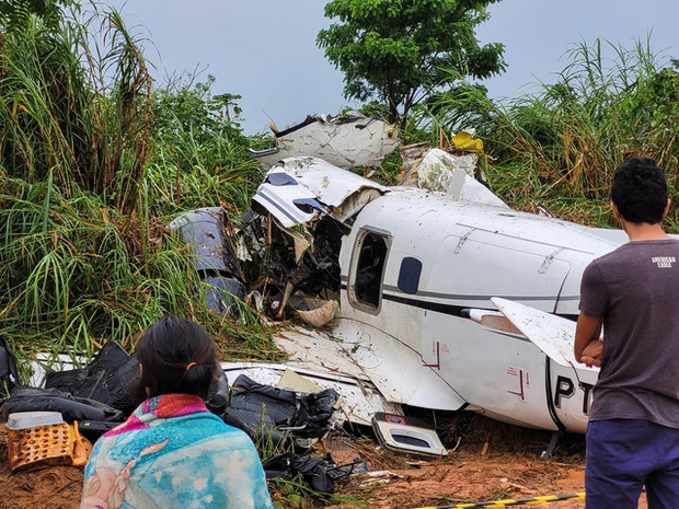 Khoảnh khắc cuối của chiếc máy bay Brazil trước khi gặp nạn khiến toàn bộ hành khách và phi công thiệt mạng - Ảnh 3.