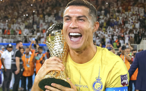 Sự bền bỉ đáng kinh ngạc của Ronaldo ở tuổi 38: Thi đấu 13 trận trong 49 ngày, bỏ túi 13 bàn thắng - Ảnh 1.