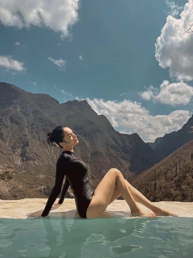 Hương giang diện bikini khoe đôi chân dài giữa thiên nhiên mexico hùng vĩ
