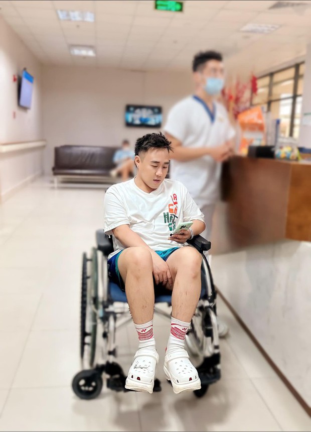 Tranh cãi khi Trung Quân Idol gãy xương, Puka bầm cổ vì gameshow truyền hình - Ảnh 8. Tranh cãi khi Trung Quân Idol gãy xương, Puka bầm cổ vì gameshow truyền hình - Ảnh 8.