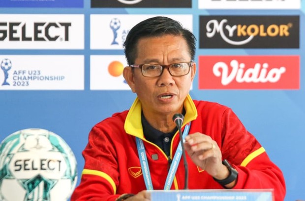 HLV Hoàng Anh Tuấn: Đá thế này, Olympic Việt Nam về nhà sớm - Ảnh 1. HLV Hoàng Anh Tuấn: Đá thế này, Olympic Việt Nam về nhà sớm - Ảnh 1.