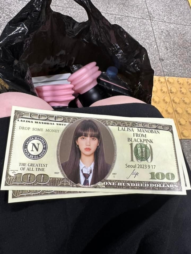 Tờ tiền in hình Lisa kèm chữ ký trong concert tại Hàn được BLINK rao bán 18 triệu - Ảnh 5.