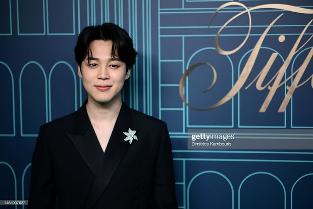 Jimin xuất hiện tại sự kiện ở Mỹ và tạo sóng gió, mỹ nam BTS gây sốc ngạc nhiên