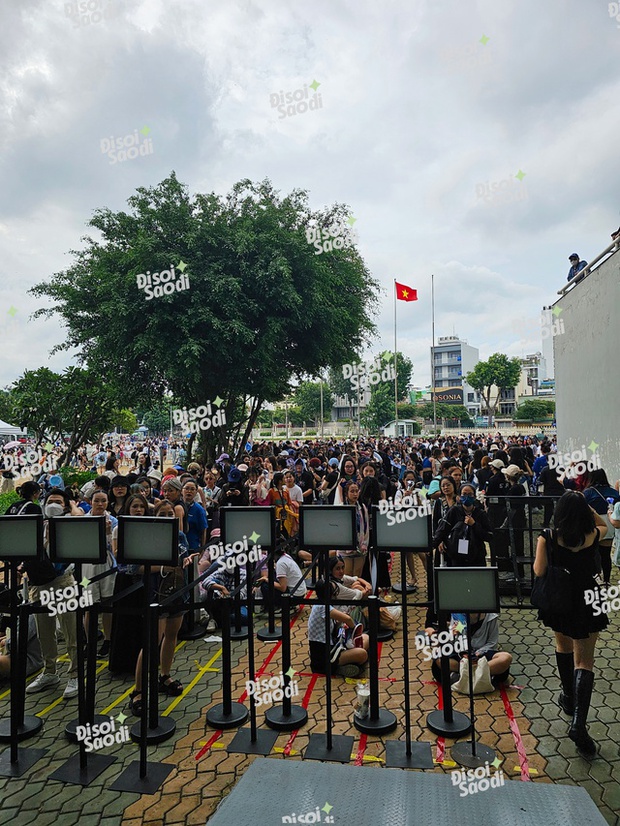 Donghae - Eunhyuk (Super Junior) chinh phục fan Việt với soundcheck hoành tráng và màn trình diễn đỉnh cao