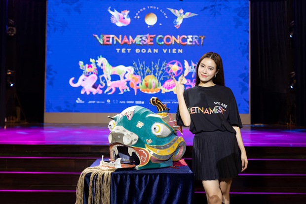 Hoàng Thuỳ Linh sẽ thể hiện trực tiếp tại concert với bảo bối micro Rosé (BLACKPINK) từng được sử dụng?