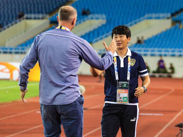 Cầu thủ Hà Nội FC và Pohang Steelers mặc niệm nạn nhân trong vụ cháy chung cư mini ở Hà Nội - Ảnh 9.