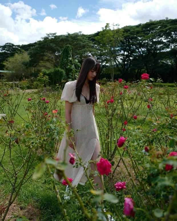 Bông hồng lai đẹp nhất Thái Lan Yaya Urassaya có style đẹp điên đảo, ngắm Instagram của nàng mà học được khối váy áo xinh - Ảnh 5.