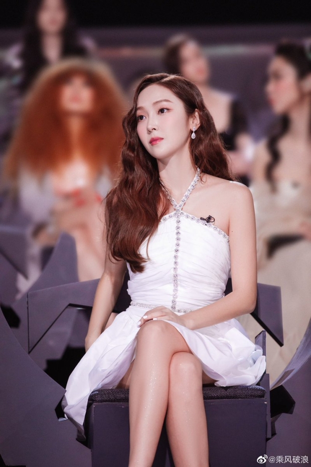 Công chúa băng giá Jessica dự sự kiện lớn ủng hộ em gái Krystal ở Hàn, ai dè lâm cảnh bị phân biệt đối xử - Ảnh 5.