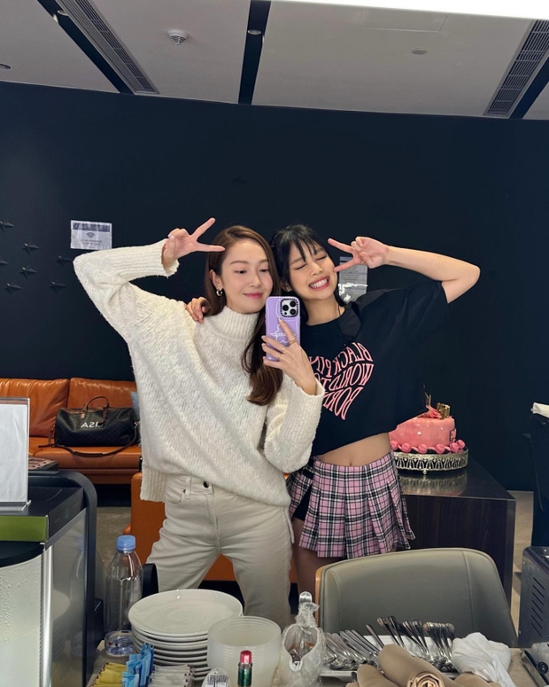 Nếu không ký tiếp với YG: Jennie sẽ mở brand thời trang riêng và tự ra album solo, Lisa hoạt động tại Mỹ? - Ảnh 2. Nếu không ký tiếp với YG: Jennie sẽ mở brand thời trang riêng và tự ra album solo, Lisa hoạt động tại Mỹ? - Ảnh 2.