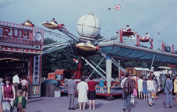 Bên trong Spreepark: Công viên từng đón hàng triệu lượt khách thành vùng đất ma suốt 2 thập kỳ vì bí mật khủng khiếp - Ảnh 1.