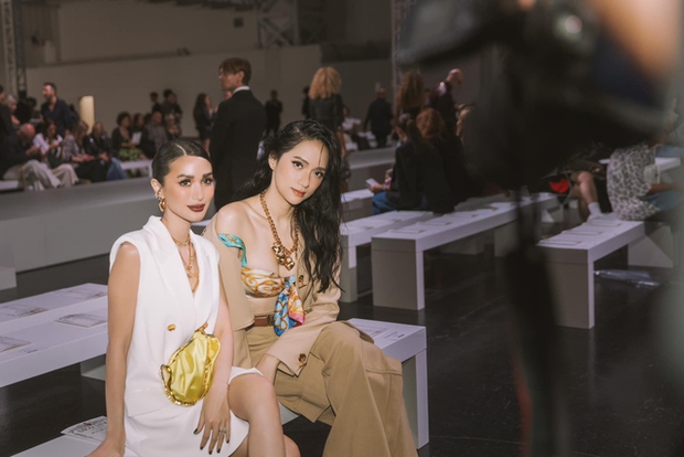 Dàn sao Việt đổ bộ xịn xò tại Milan Fashion Week: Hương Giang nổi bật bên dàn siêu sao, Anh Tú lấn át idol Hàn - Ảnh 4.