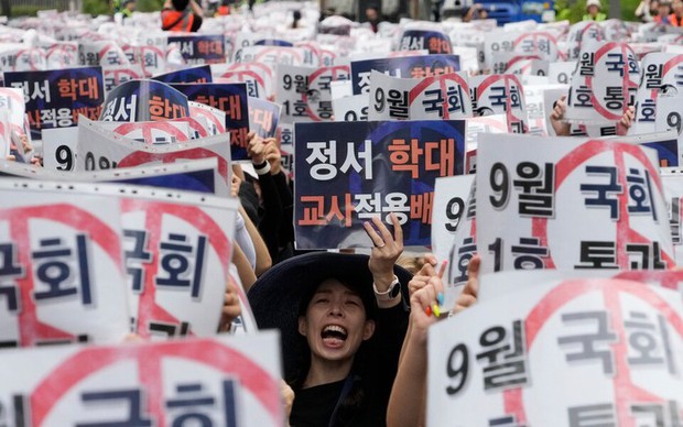 Hàn Quốc thông qua luật phục hồi quyền lợi cho giáo viên, được hưởng ứng rộng rãi - Ảnh 1.