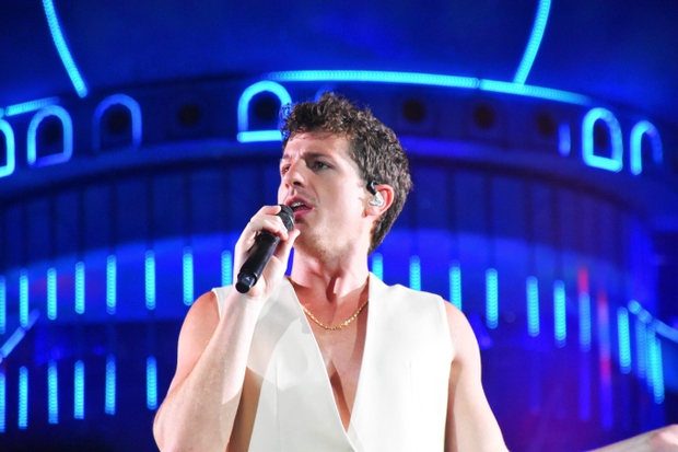 Việt Nam gây sốt với sự xuất hiện đồng loạt của sao quốc tế: Fan Việt thánh mua đâu rồi?