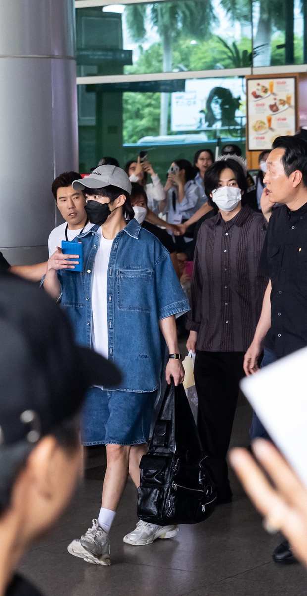 rồng hổ casino - Adex Kpop Super Concert trước giờ G: Rất đông khán giả check-in, EXO Suho - Xiumin và loạt sao sẵn sàng quẩy cùng fan Việt - Ảnh 3.
