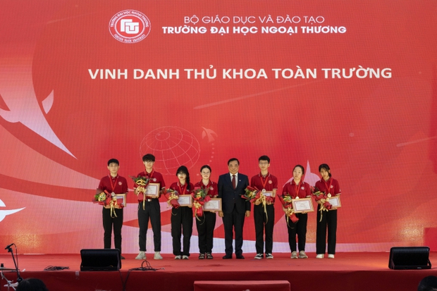Chỉ có tại Harvard Việt Nam: 7 thủ khoa toàn quốc chọn FTU để theo học! - Ảnh 4.