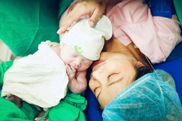Ăn nằm xuống một chốc, tôi trở thành MC sinh con thứ 3 vào tuổi 38