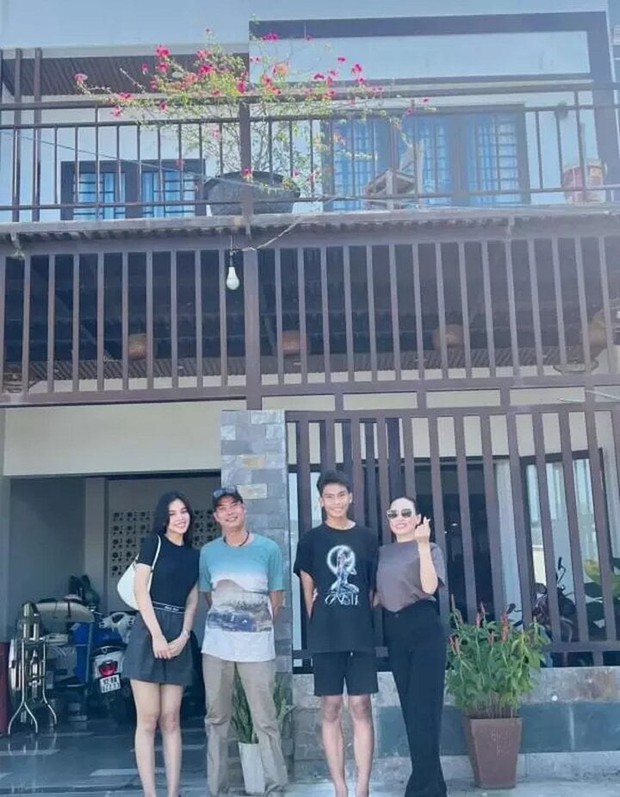 Bí quyết hoàn hảo giúp Hoa hậu Tiểu Vy tặng cả nhà ngôi nhà lý tưởng