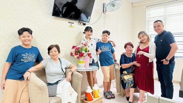 Ăn nằm xuống một chốc, tôi trở thành MC sinh con thứ 3 vào tuổi 38