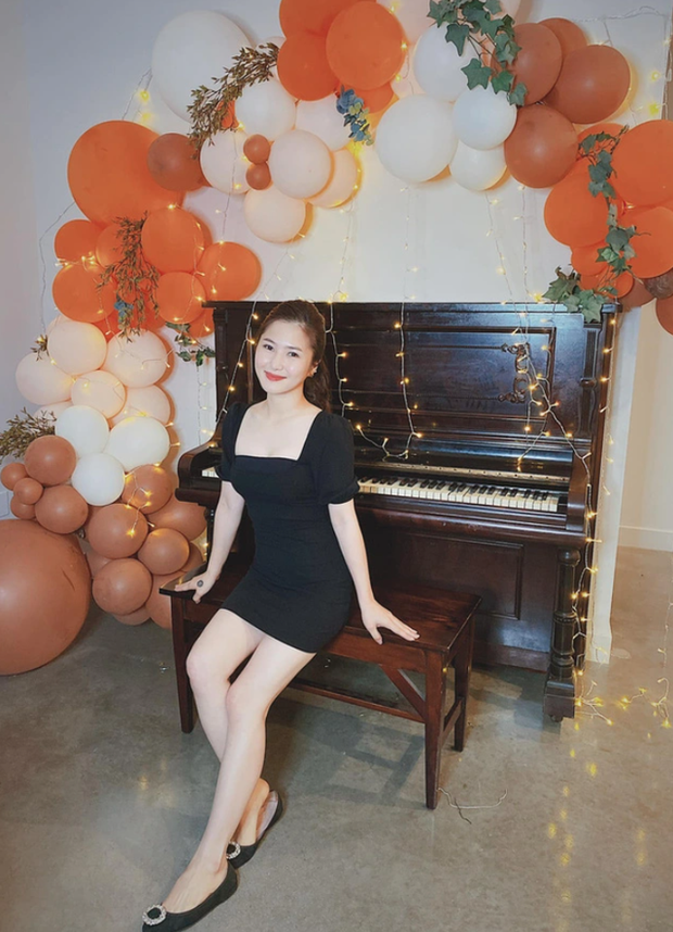 Hương Tràm khiến fan 'sôi sục' với màn mỹ thuật đặc biệt cùng bố trở về Việt Nam