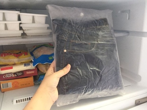 Unexpected uses of the freezer for clothes - Photo 1.