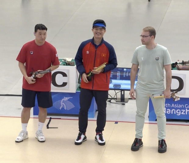 Xạ thủ Việt Nam chinh phục HCV ASIAD: Dòng máu vô địch và học trò của Olympic Hoàng Xuân Vinh