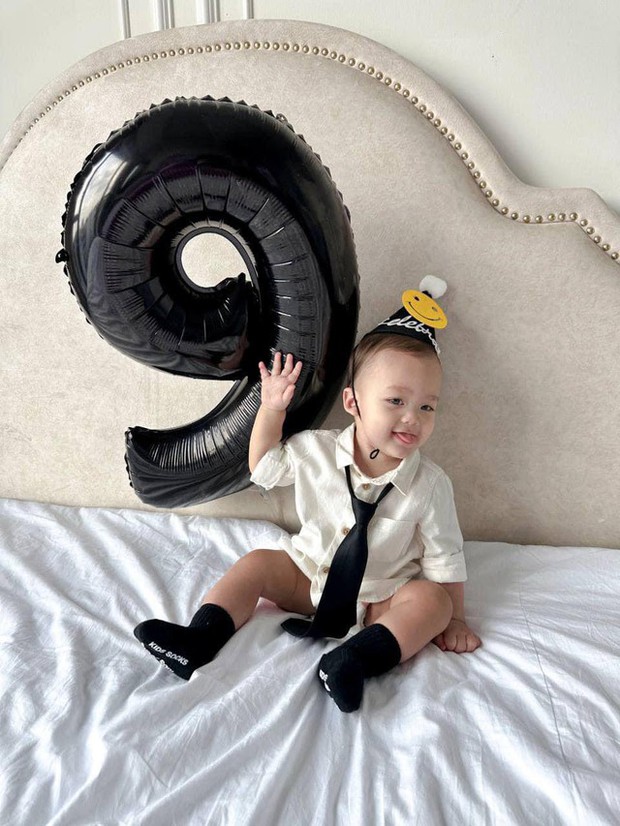 Bùi Tiến Dũng trở về nhà thăm vợ mẫu Tây: Sự hạnh phúc khi con trai đáng yêu tiết lộ điều gì?