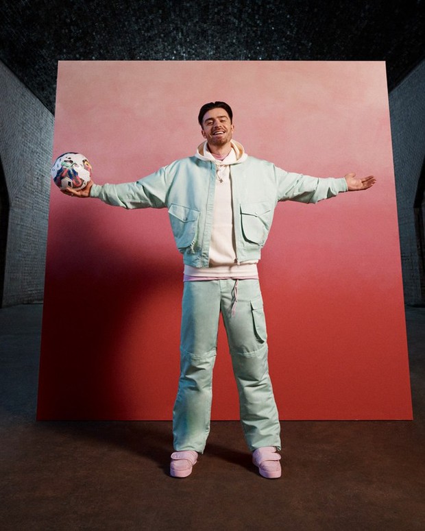 Hai ngôi sao Man City gặp sóng gió vì lý do không thể tin nổi