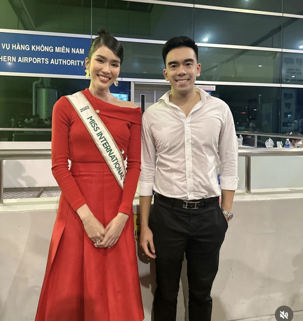 Á hậu Vbiz lộ bụng bầu nóng bỏng, hạnh phúc đã đến sau lễ đường với chồng doanh nhân?