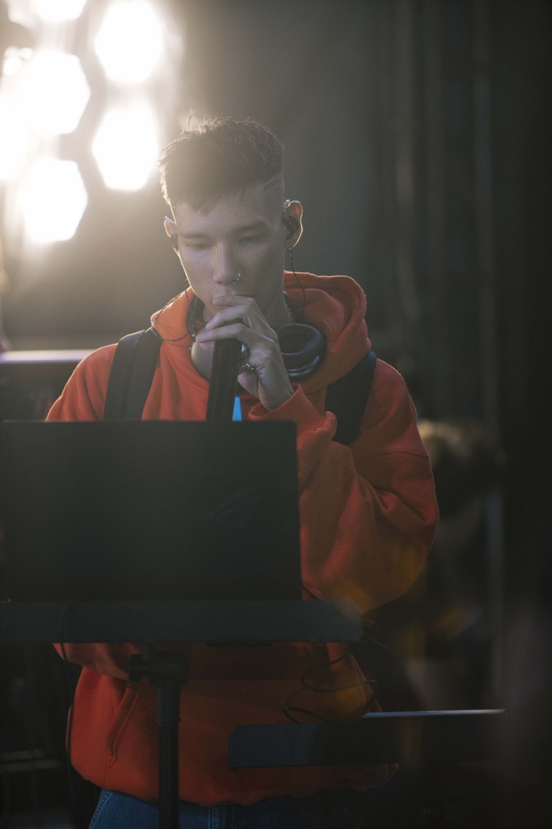 JustaTee và ê-kíp HAY FEST đặc biệt, tập kịch tính lúc 3h sáng cùng dàn nghệ sĩ talenta và ban nhạc đỉnh cao