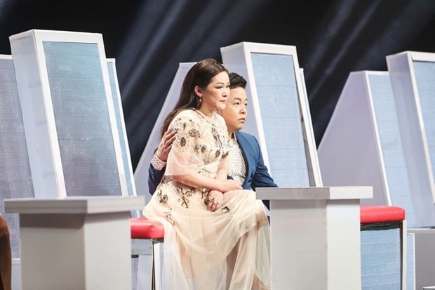 Hoa hậu Bolero hay Thánh nữ Bolero: Ai là nàng hát đẹp nhất trong làng nhạc Việt?