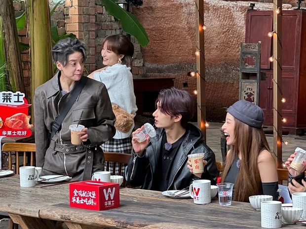 Chi Pu vinh danh visual thần thái bất tận: ngang bướng tại bữa tiệc idol Kpop, khiến dàn đại tỷ Trung Quốc chao đảo MXH