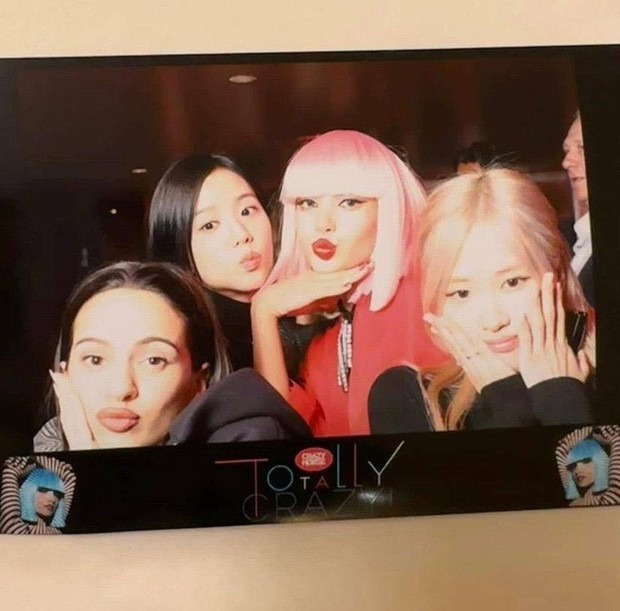 Sau Jisoo - Rosé, đến lượt Angela Baby và Trương Gia Nghê bị chỉ trích vì đến hộp đêm thoát y xem Lisa diễn - Ảnh 4.