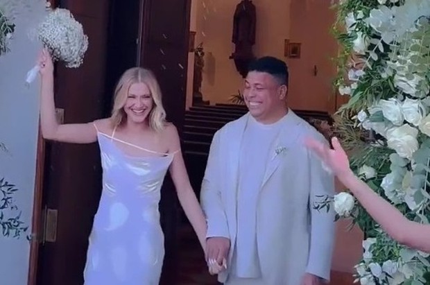 Ngắm nhan sắc hoàn hảo của vợ chồng Ronaldo - Ai còn ngờ tình yêu đẹp thế này!