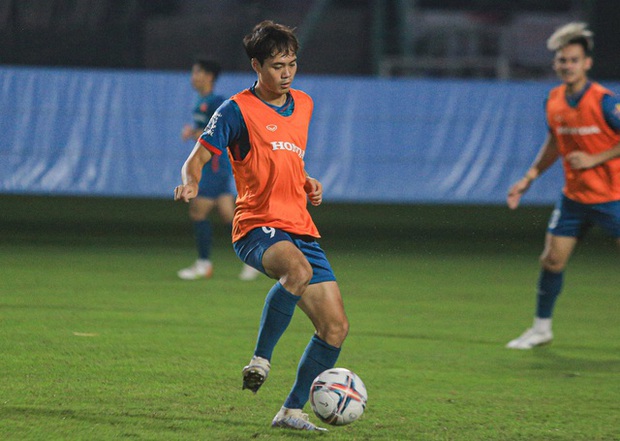 Dấu ấn của HLV Troussier khi ứng biến bằng tay, mang đến trận đấu khó quên cho đội tuyển Việt Nam