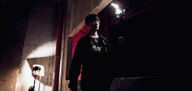 Faker bất ngờ bị đối thủ bạc đãi tại T1: Câu chuyện gây sốt không thể bỏ qua